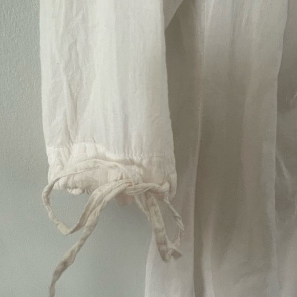 ☀️H&M L.O.G.G Ivory Peasant VNeck blouse SZ 10 - Picture 5 of 6